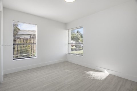 House in Lauderhill, Florida 3 bedrooms, 154.78 sq.m. № 1956229 - photo 10