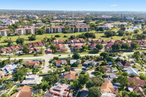 House in Lauderhill, Florida 3 bedrooms, 154.78 sq.m. № 1956229 - photo 29