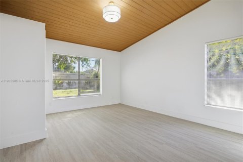 House in Lauderhill, Florida 3 bedrooms, 154.78 sq.m. № 1956229 - photo 12