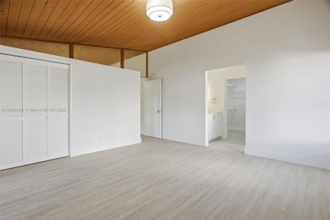 House in Lauderhill, Florida 3 bedrooms, 154.78 sq.m. № 1956229 - photo 16