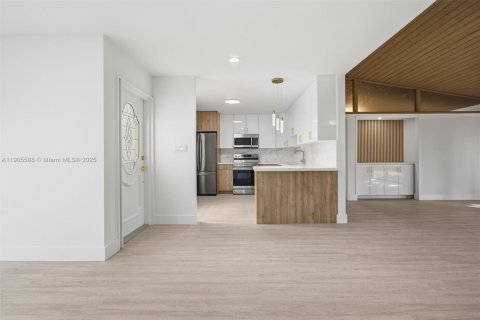 House in Lauderhill, Florida 3 bedrooms, 154.78 sq.m. № 1956229 - photo 7