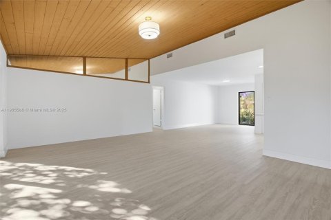 House in Lauderhill, Florida 3 bedrooms, 154.78 sq.m. № 1956229 - photo 18