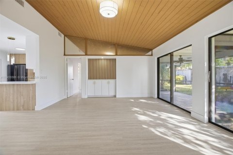 House in Lauderhill, Florida 3 bedrooms, 154.78 sq.m. № 1956229 - photo 21