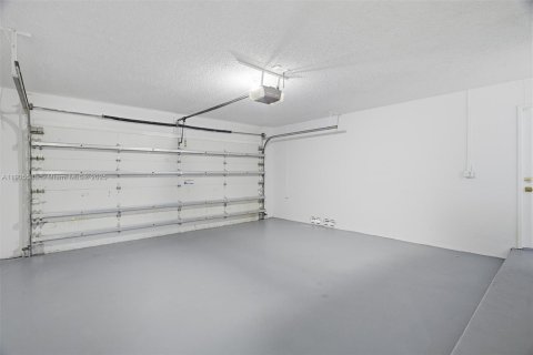 House in Lauderhill, Florida 3 bedrooms, 154.78 sq.m. № 1956229 - photo 25