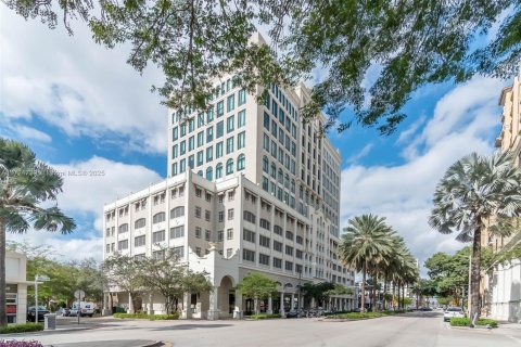 Commercial property in Coral Gables, Florida № 1479762 - photo 2