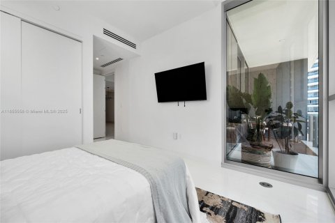 Condo in Miami, Florida, 2 bedrooms  № 1888889 - photo 30