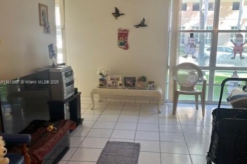 Condo in Sunny Isles Beach, Florida, 1 bedroom  № 1974432 - photo 4