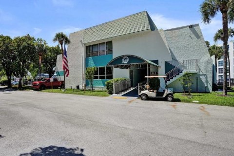 Condo in Sunny Isles Beach, Florida, 1 bedroom  № 1974432 - photo 3