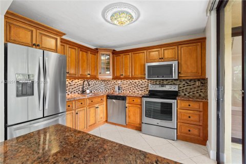 Купить кондоминиум в Майами, Флорида 2 спальни, 113.53м2, № 2089419 - фото 6