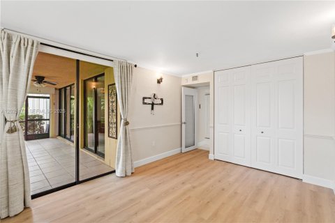 Купить кондоминиум в Майами, Флорида 2 спальни, 113.53м2, № 2089419 - фото 9