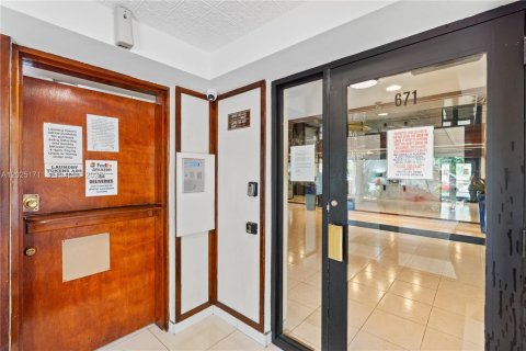 Купить кондоминиум в Майами, Флорида 2 спальни, 113.53м2, № 2089419 - фото 28