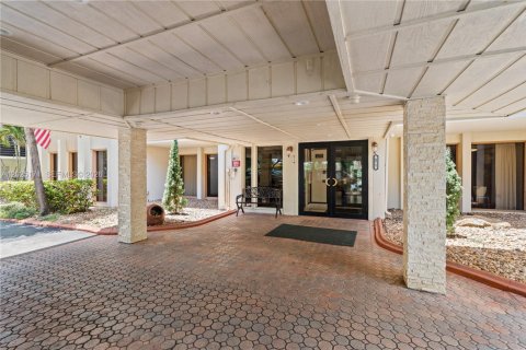Купить кондоминиум в Майами, Флорида 2 спальни, 113.53м2, № 2089419 - фото 27