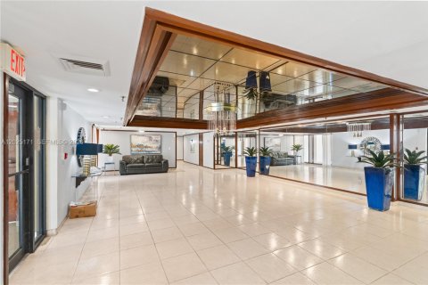 Купить кондоминиум в Майами, Флорида 2 спальни, 113.53м2, № 2089419 - фото 29