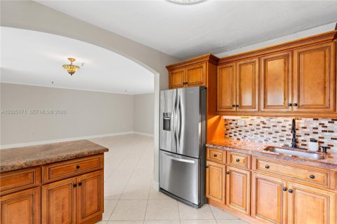 Купить кондоминиум в Майами, Флорида 2 спальни, 113.53м2, № 2089419 - фото 7