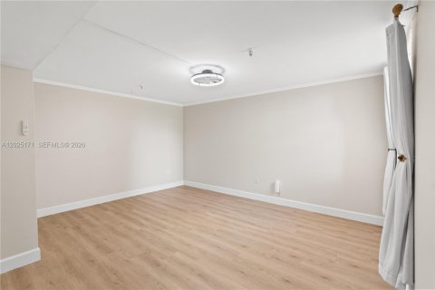 Купить кондоминиум в Майами, Флорида 2 спальни, 113.53м2, № 2089419 - фото 14