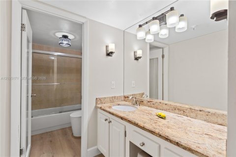 Купить кондоминиум в Майами, Флорида 2 спальни, 113.53м2, № 2089419 - фото 17