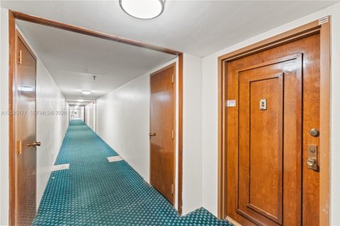 Купить кондоминиум в Майами, Флорида 2 спальни, 113.53м2, № 2089419 - фото 25