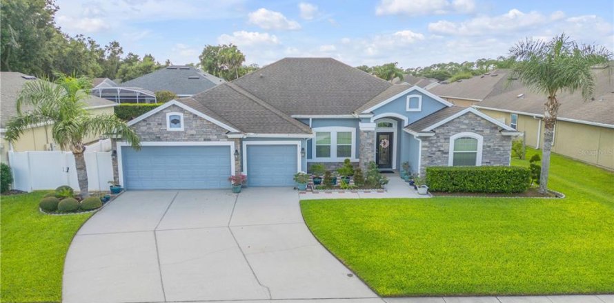 House in New Smyrna Beach, Florida 4 bedrooms, 254.37 sq.m. № 1816036
