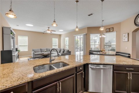 House in New Smyrna Beach, Florida 4 bedrooms, 254.37 sq.m. № 1816036 - photo 18