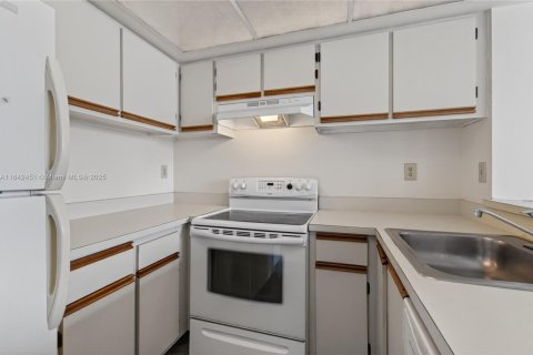 Condo in West Palm Beach, Florida, 1 bedroom  № 1836695 - photo 20
