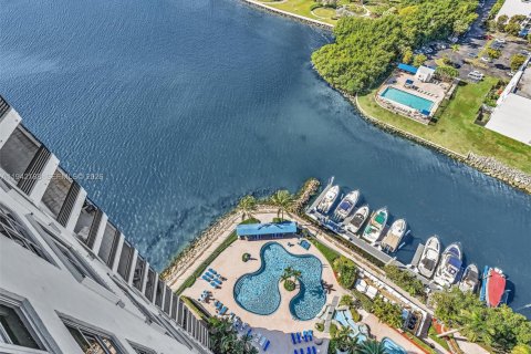 Condo in Aventura, Florida, 2 bedrooms  № 2000931 - photo 10