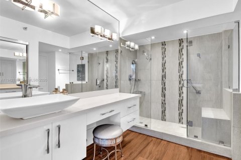 Condo in Aventura, Florida, 2 bedrooms  № 2000931 - photo 24