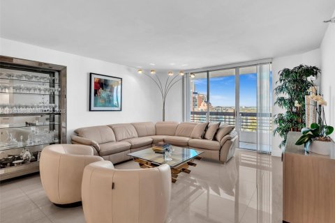 Condo in Aventura, Florida, 2 bedrooms  № 2000931