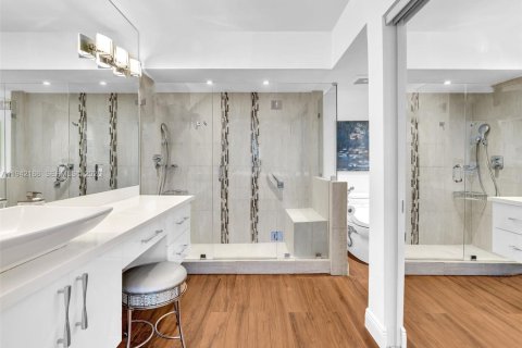 Condo in Aventura, Florida, 2 bedrooms  № 2000931 - photo 23