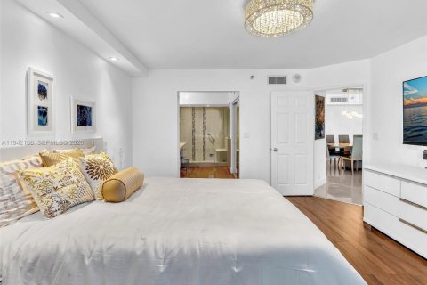 Condo in Aventura, Florida, 2 bedrooms  № 2000931 - photo 21