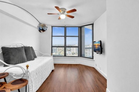 Condo in Aventura, Florida, 2 bedrooms  № 2000931 - photo 29