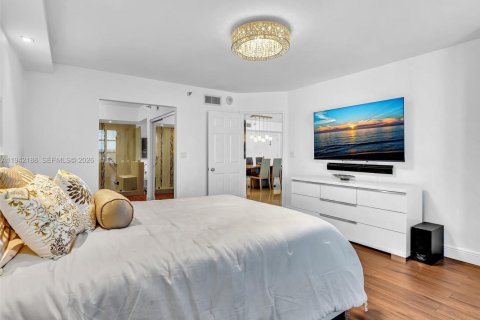 Condo in Aventura, Florida, 2 bedrooms  № 2000931 - photo 20