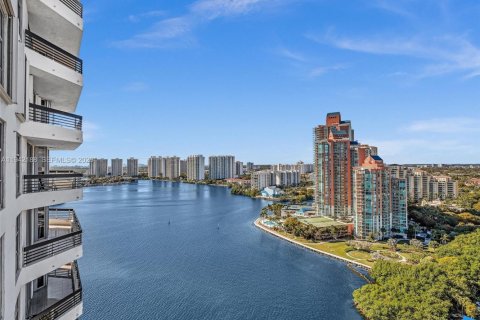 Condo in Aventura, Florida, 2 bedrooms  № 2000931 - photo 7