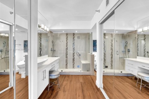 Condo in Aventura, Florida, 2 bedrooms  № 2000931 - photo 22