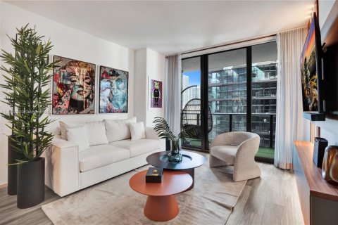 Condominio en alquiler en Miami, Florida, 1 dormitorio, 80.45 m2 № 1953585 - foto 2