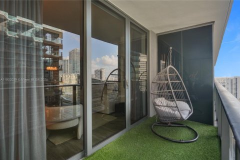 Condominio en alquiler en Miami, Florida, 1 dormitorio, 80.45 m2 № 1953585 - foto 30