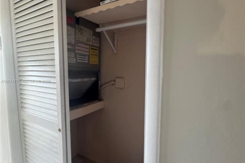 Copropriété à vendre à Miami, Floride: 1 chambre, 72.28 m2 № 2075389 - photo 18