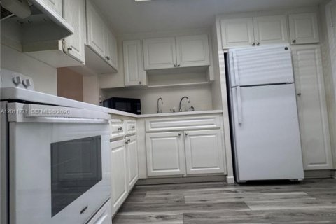 Copropriété à vendre à Miami, Floride: 1 chambre, 72.28 m2 № 2075389 - photo 20