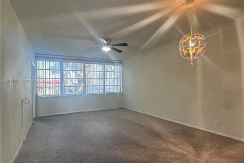 Copropriété à vendre à Miami, Floride: 1 chambre, 72.28 m2 № 2075389 - photo 7