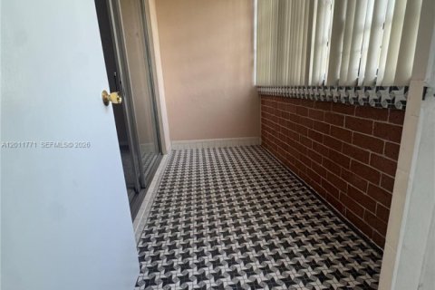 Copropriété à vendre à Miami, Floride: 1 chambre, 72.28 m2 № 2075389 - photo 14