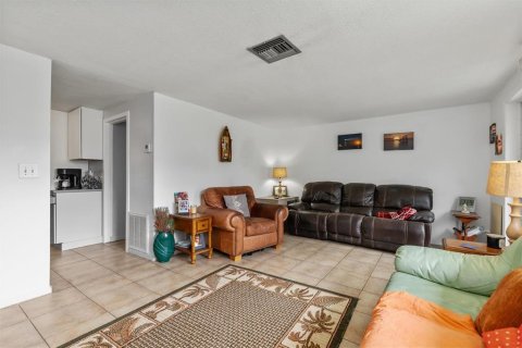 Villa ou maison à vendre à Punta Gorda, Floride: 3 chambres, 93.37 m2 № 2358327 - photo 6