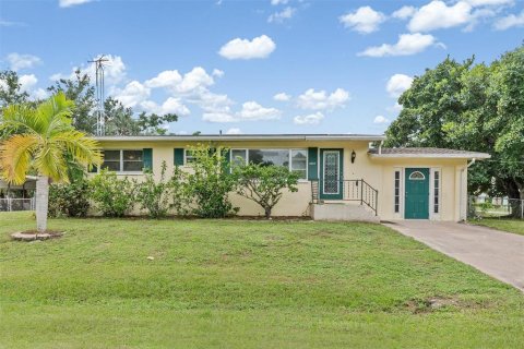 Villa ou maison à Punta Gorda, Floride 3 chambres, 93.37 m2 № 2358327