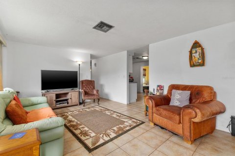 Villa ou maison à vendre à Punta Gorda, Floride: 3 chambres, 93.37 m2 № 2358327 - photo 8