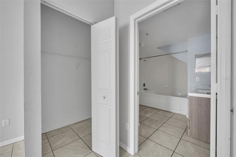 Condominio en venta en Kissimmee, Florida, 3 dormitorios, 120.4 m2 № 1608379 - foto 14