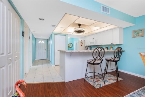 Condo in Englewood, Florida, 2 bedrooms  № 1869400 - photo 8