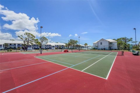 Condo in Englewood, Florida, 2 bedrooms  № 1869400 - photo 30