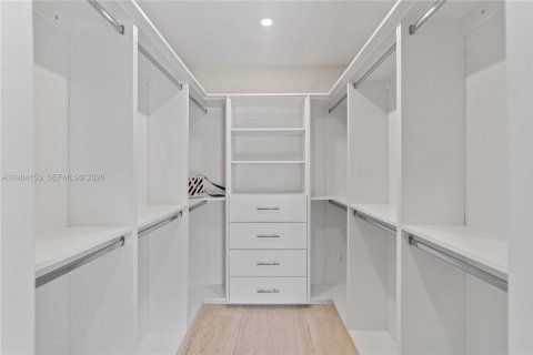 Villa ou maison à louer à Miami, Floride: 4 chambres, 232.26 m2 № 2046695 - photo 25