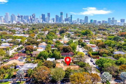 Villa ou maison à louer à Miami, Floride: 4 chambres, 232.26 m2 № 2046695 - photo 4