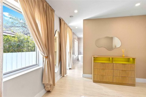 Villa ou maison à louer à Miami, Floride: 4 chambres, 232.26 m2 № 2046695 - photo 23