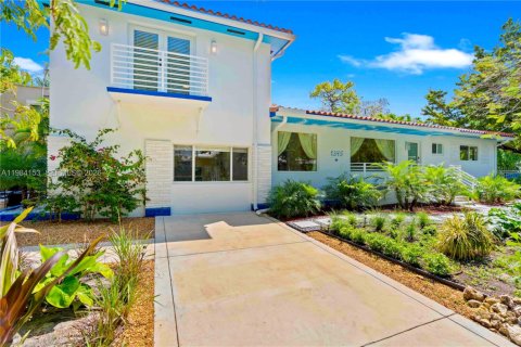 Villa ou maison à Miami, Floride 4 chambres, 232.26 m2 № 2046695