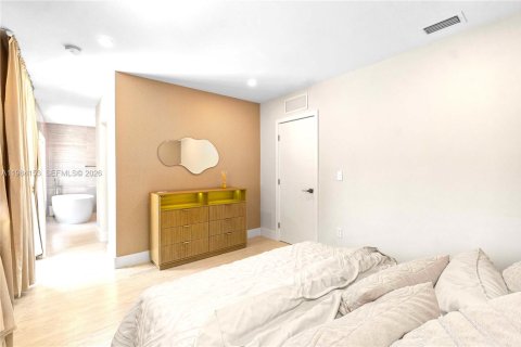 Villa ou maison à louer à Miami, Floride: 4 chambres, 232.26 m2 № 2046695 - photo 22